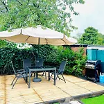 Big Sunset 2 Bedroom House With A Garden