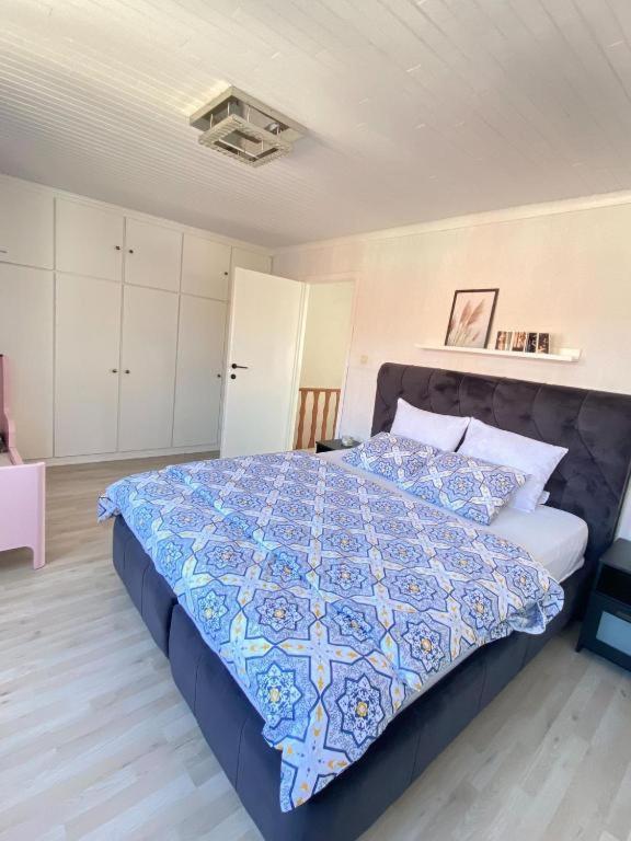 Big Sunset 2 Bedroom House With A Garden * Antwerpen
