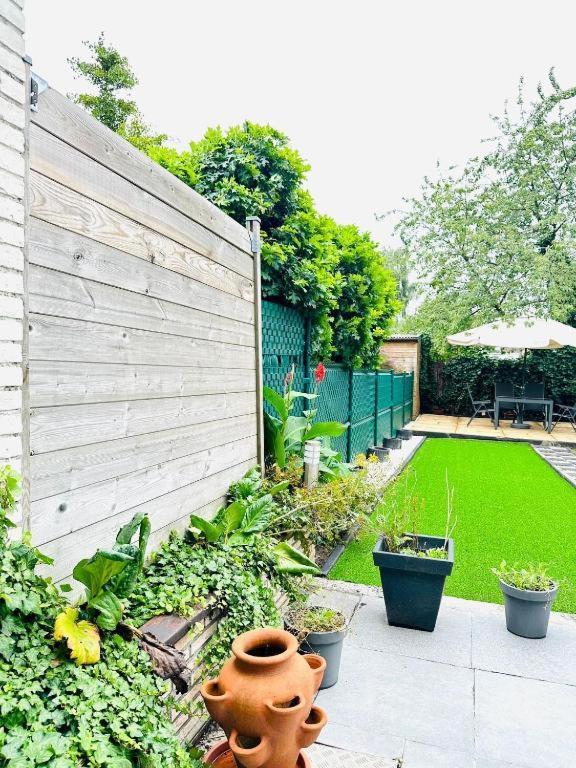 Big Sunset 2 Bedroom House With A Garden Ferienhaus *